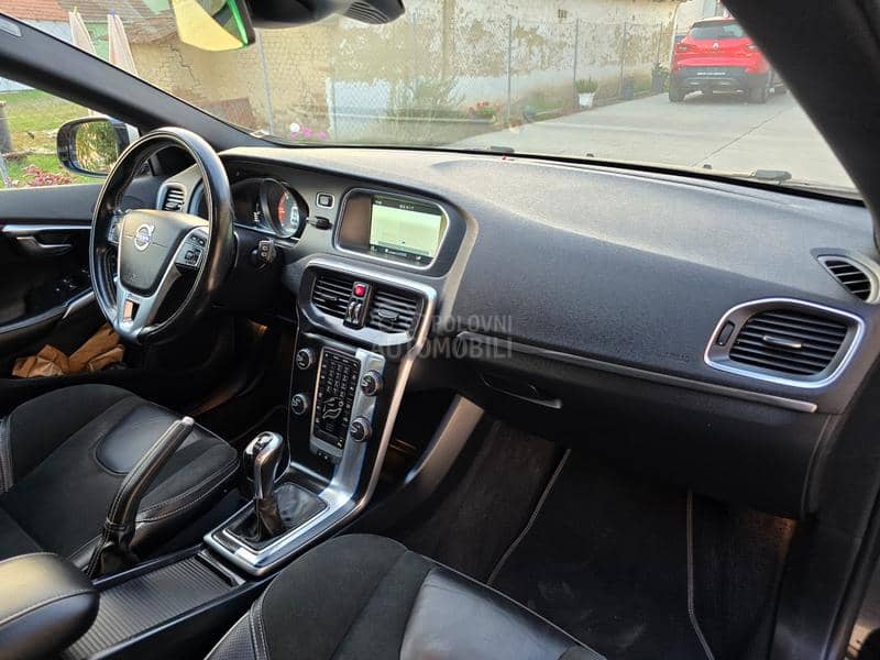 Volvo V40 2.0 D4//F-ULL// Volvo V40 2.0 D4//F-ULL//