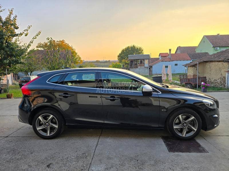 Volvo V40 2.0 D4//F-ULL// Volvo V40 2.0 D4//F-ULL//