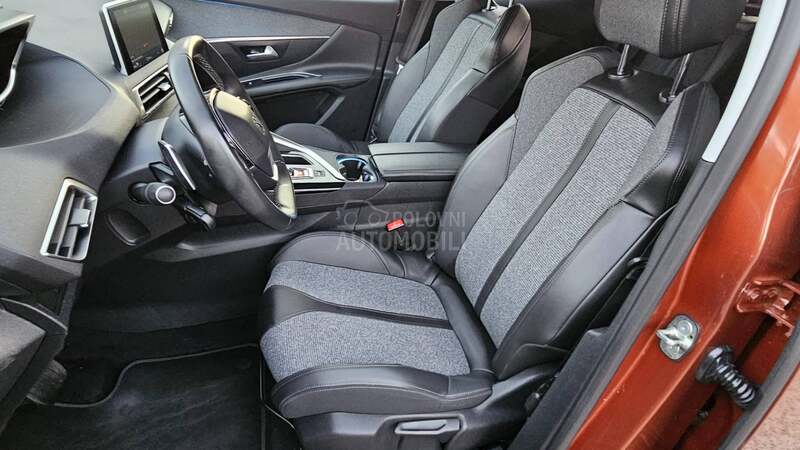 Peugeot 3008 1.5d 131 Allure/Led