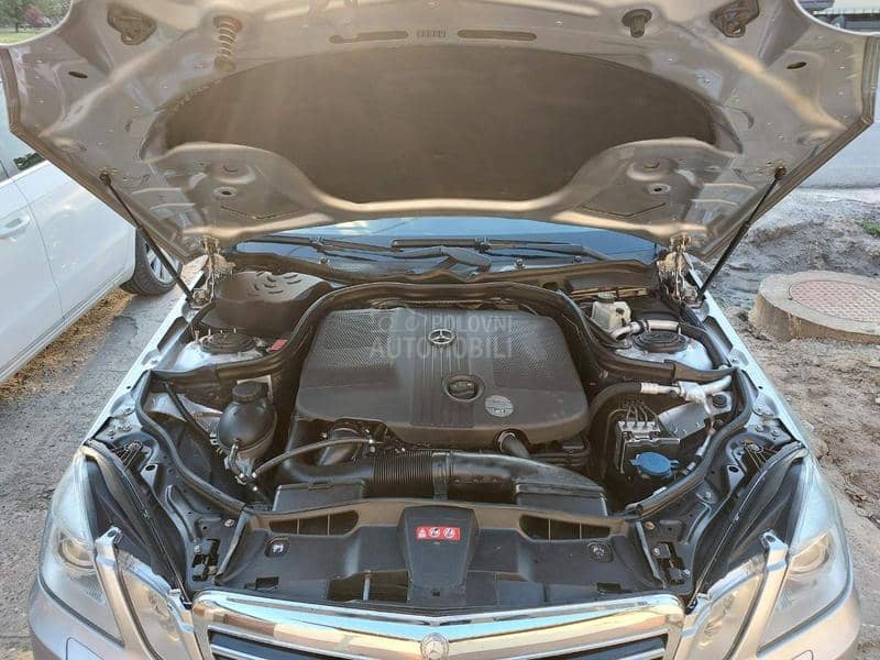 Mercedes Benz E 220 CDI
