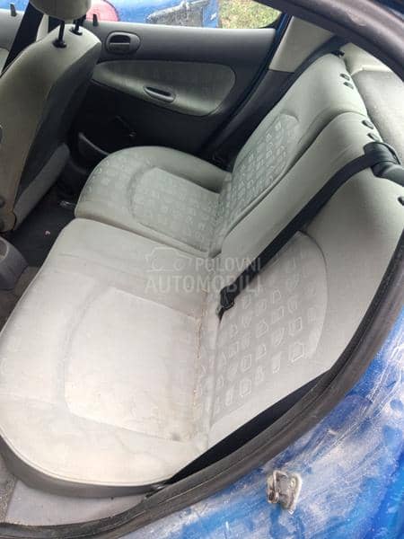 Delovi za Peugeot 206 1,4 i 2005. god.
