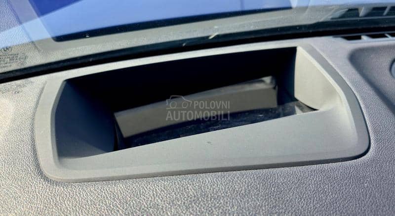 BMW 320 Rezervisan BMW 320 Rezervisan