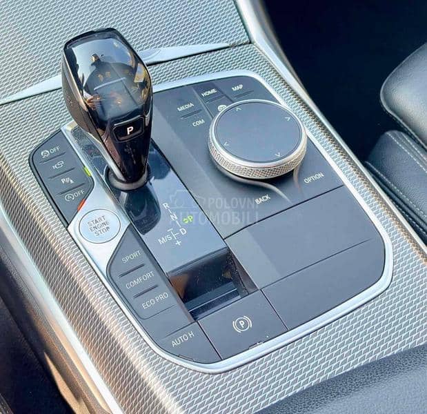 BMW 320 Rezervisan BMW 320 Rezervisan