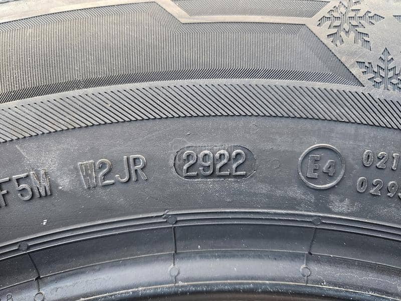 Barum 215/60 R16 Zimska