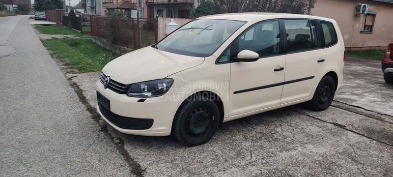 Volkswagen Touran metan 2013. god. -  kompletan auto u delovima