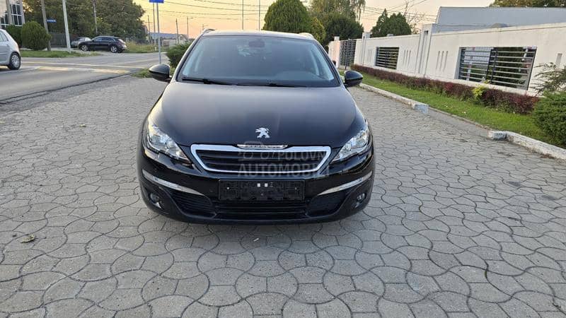 Peugeot 308 1.6 eHDI PANO