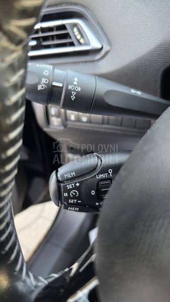 Peugeot 308 1.6 eHDI PANO