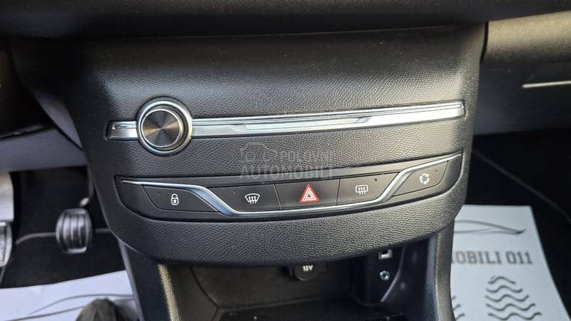 Peugeot 308 1.6 eHDI PANO