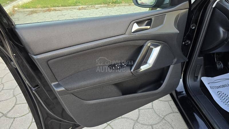 Peugeot 308 1.6 eHDI PANO