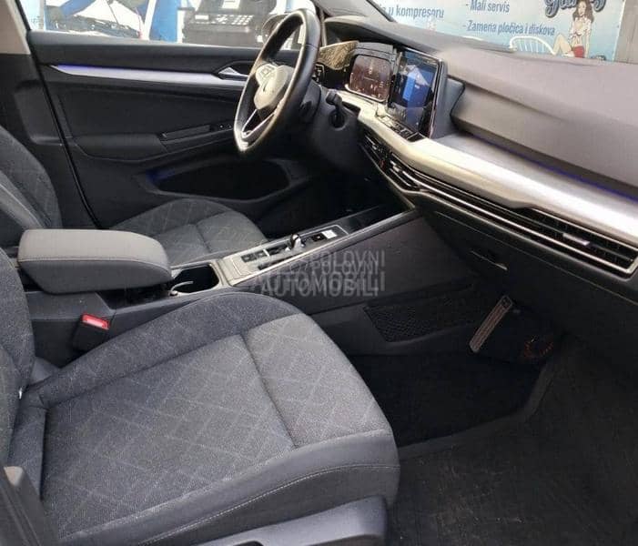 Volkswagen Golf 8 1.5 k a o N O V