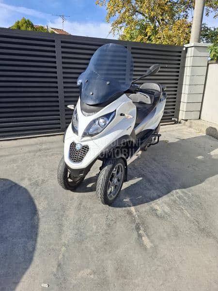 Piaggio MP3 LT B kategorija