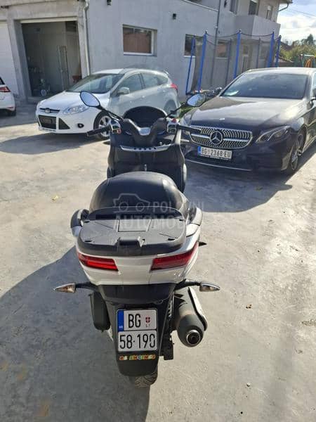 Piaggio MP3 LT B kategorija