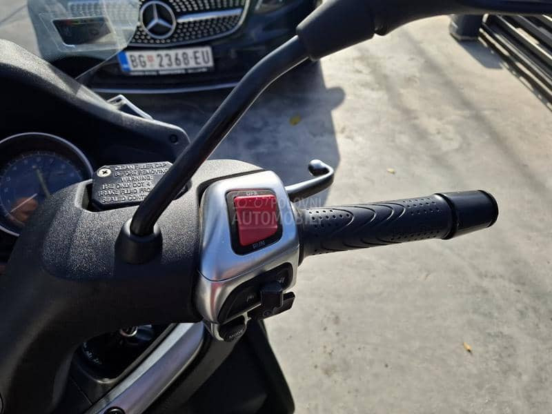 Piaggio MP3 LT B kategorija