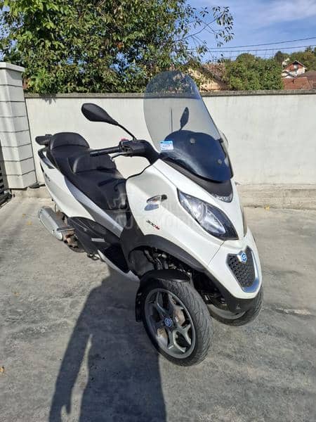 Piaggio MP3 LT B kategorija