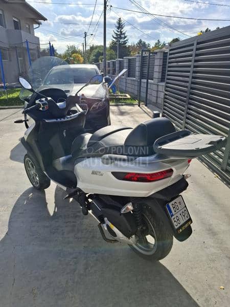 Piaggio MP3 LT B kategorija