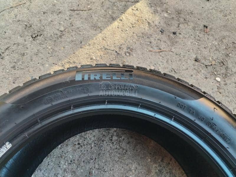 Pirelli 215/55 R17 Zimska