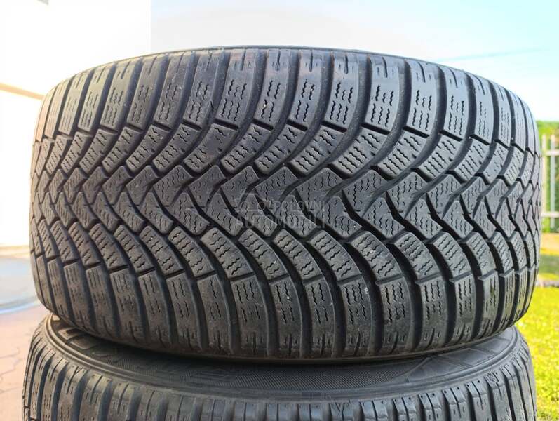 Falken 255/40 R19 Zimska