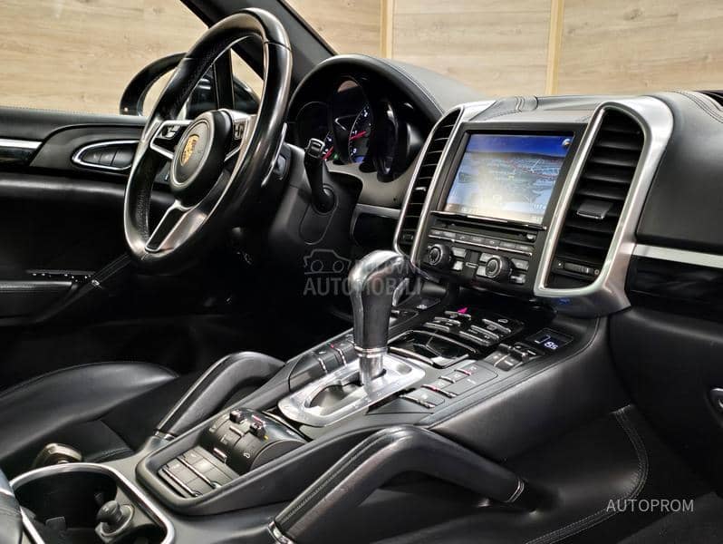 Porsche Cayenne 3.0d LED/VAZDUH