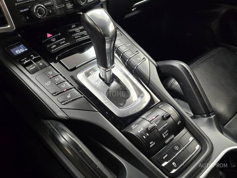 Porsche Cayenne 3.0d LED/VAZDUH