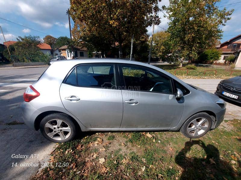 Toyota Auris 