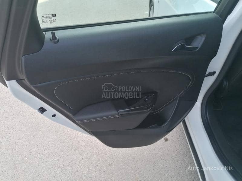 Opel Astra J 1.4i SELECTION CH