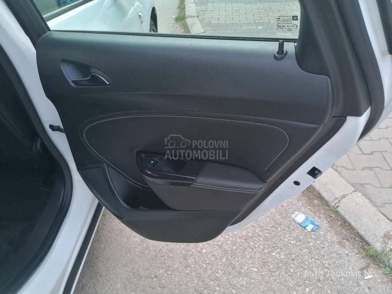Opel Astra J 1.4i SELECTION CH