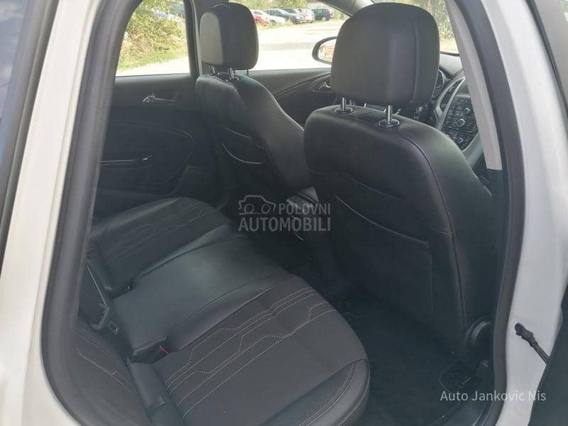 Opel Astra J 1.4i SELECTION CH