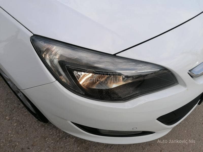 Opel Astra J 1.4i SELECTION CH