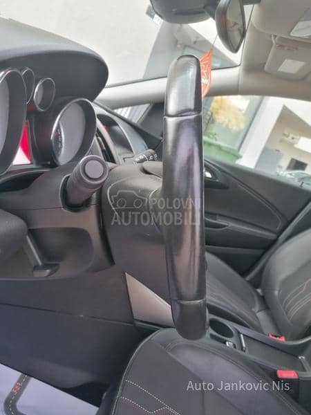 Opel Astra J 1.4i SELECTION CH