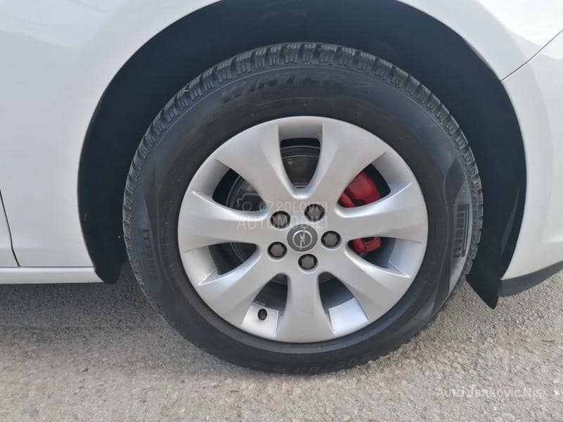 Opel Astra J 1.4i SELECTION CH