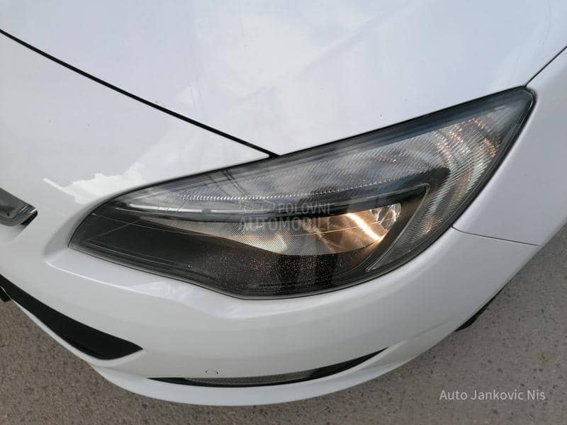 Opel Astra J 1.4i SELECTION CH