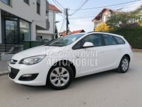 Opel Astra J 1.4i SELECTION CH