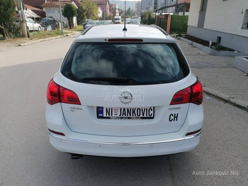 Opel Astra J 1.4i SELECTION CH