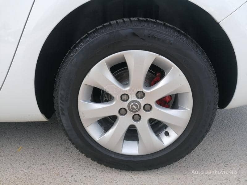 Opel Astra J 1.4i SELECTION CH