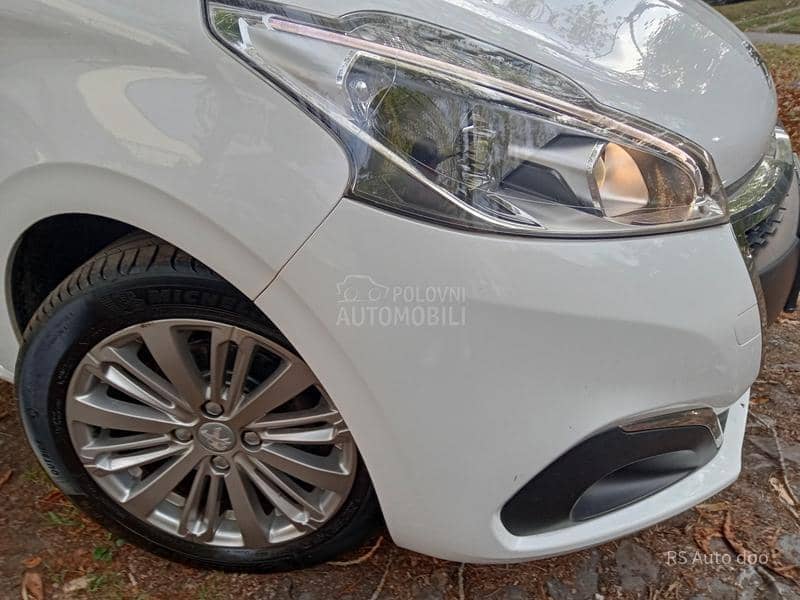 Peugeot 208 ALLURE