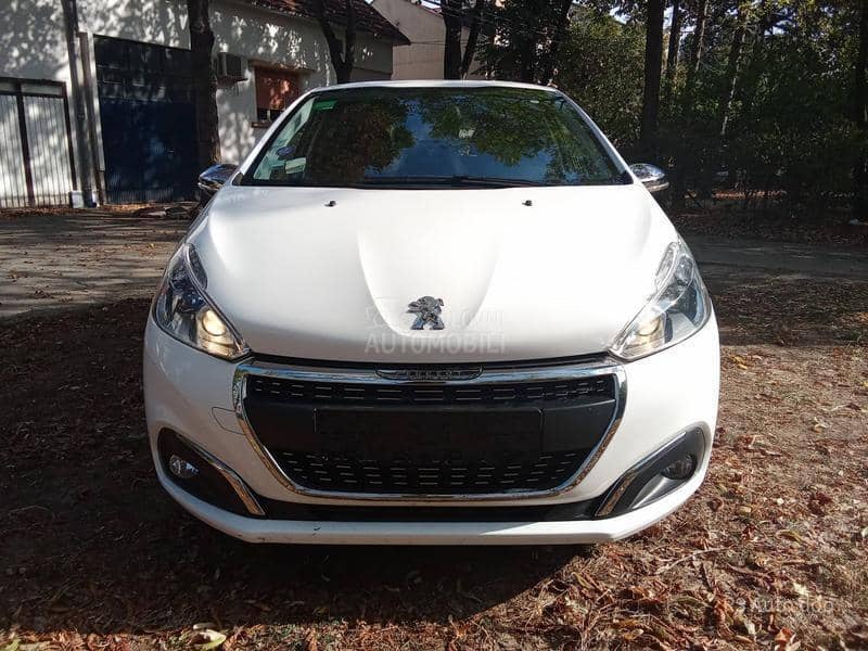 Peugeot 208 ALLURE