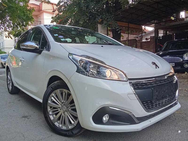 Peugeot 208 ALLURE