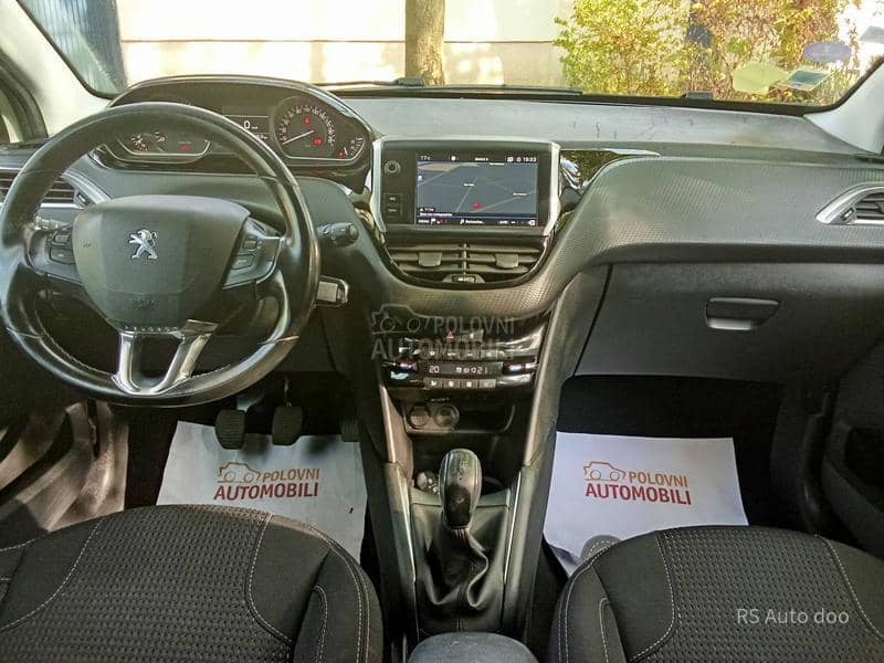 Peugeot 208 ALLURE