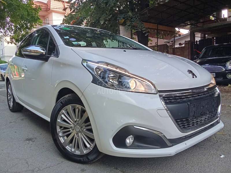 Peugeot 208 ALLURE