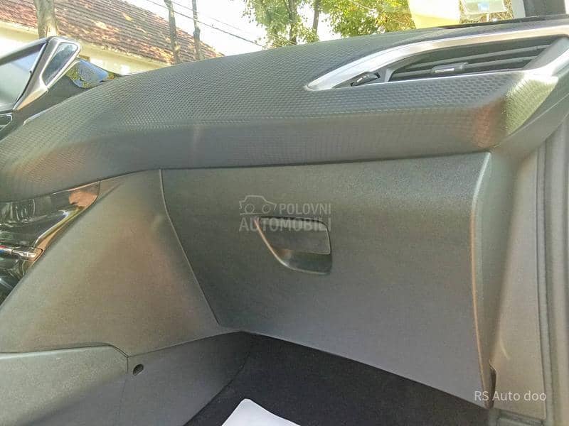 Peugeot 208 ALLURE