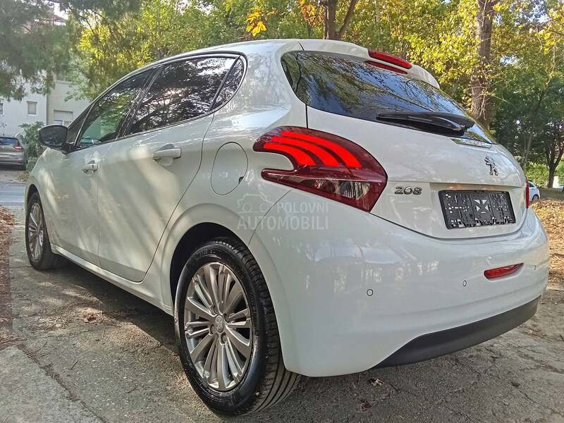 Peugeot 208 ALLURE