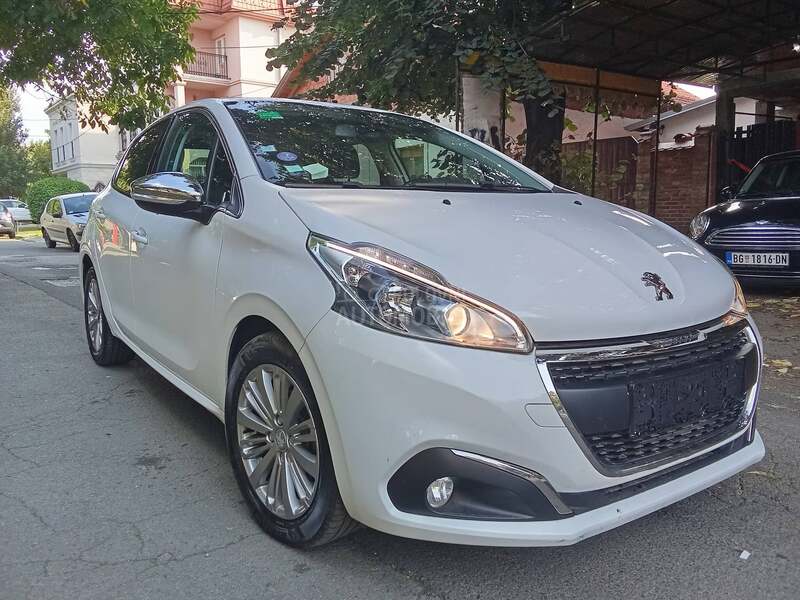 Peugeot 208 ALLURE