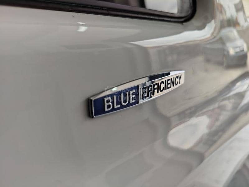 Mercedes Benz Vito 116cdi lang 4matik 8 sed