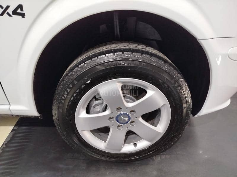 Mercedes Benz Vito 116cdi lang 4matik 8 sed