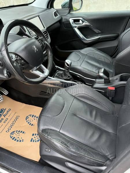 Peugeot 2008 1.6 hdi allure Peugeot 2008 1.6 hdi allure