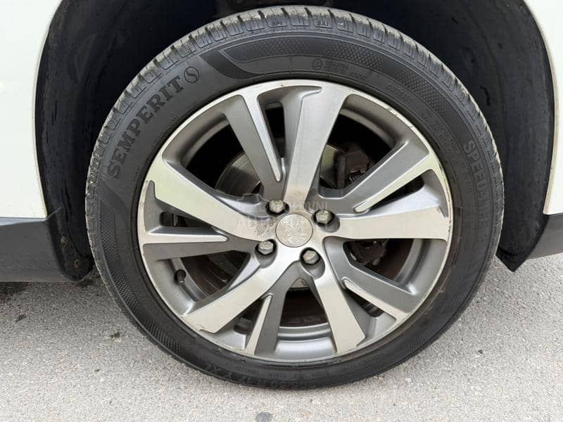 Peugeot 2008 1.6 hdi allure Peugeot 2008 1.6 hdi allure