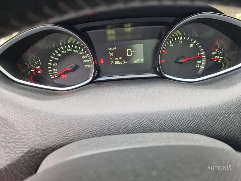 Peugeot 308 1.6 BLUEHDI ALLURE