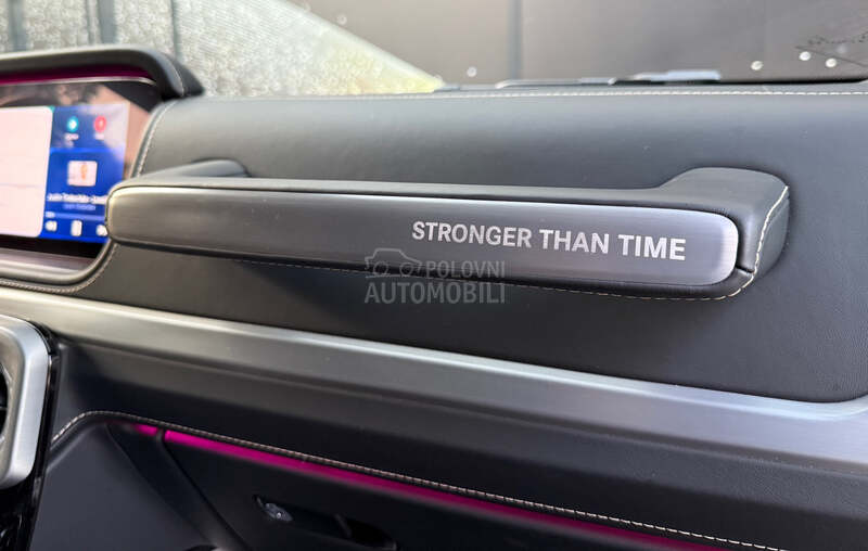 Mercedes Benz G 400 Stronger Than Time