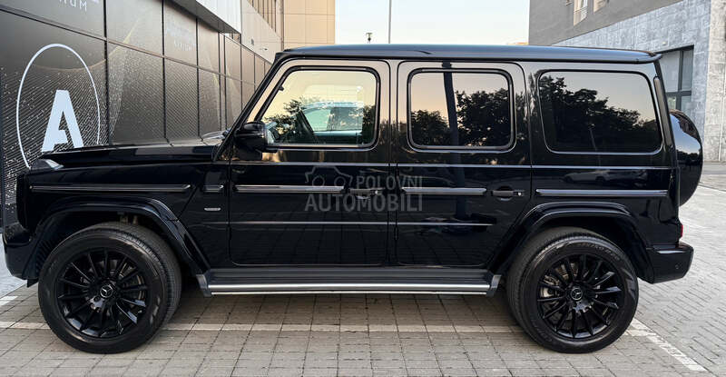 Mercedes Benz G 400 Stronger Than Time