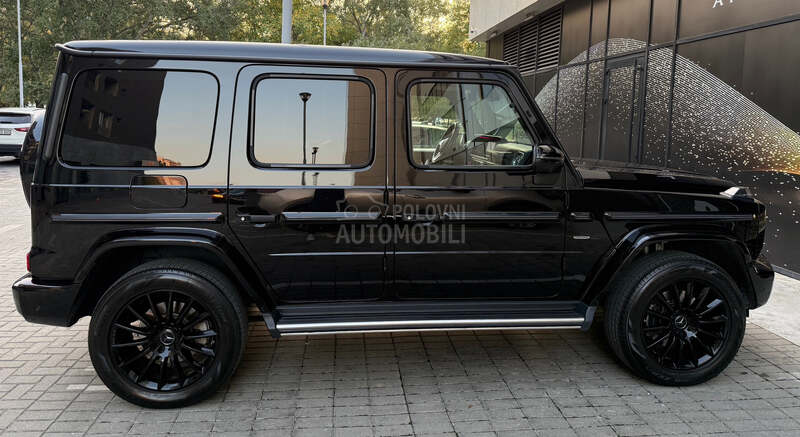 Mercedes Benz G 400 Stronger Than Time